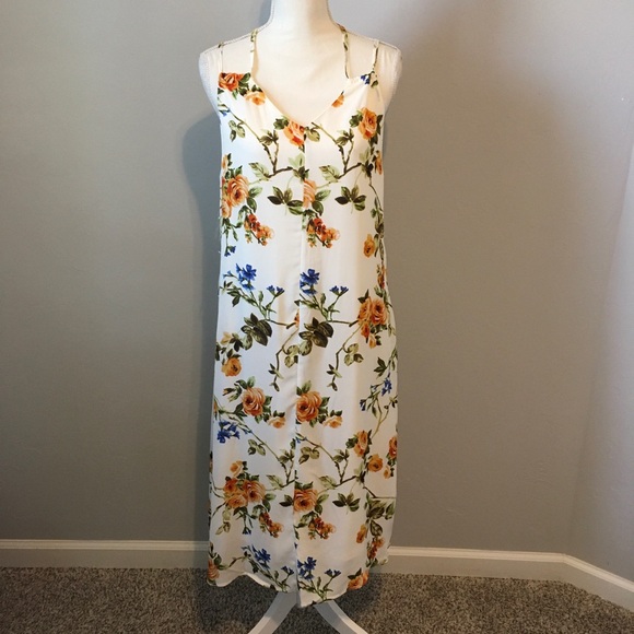 Floral Maxi Dress - Picture 3 of 5